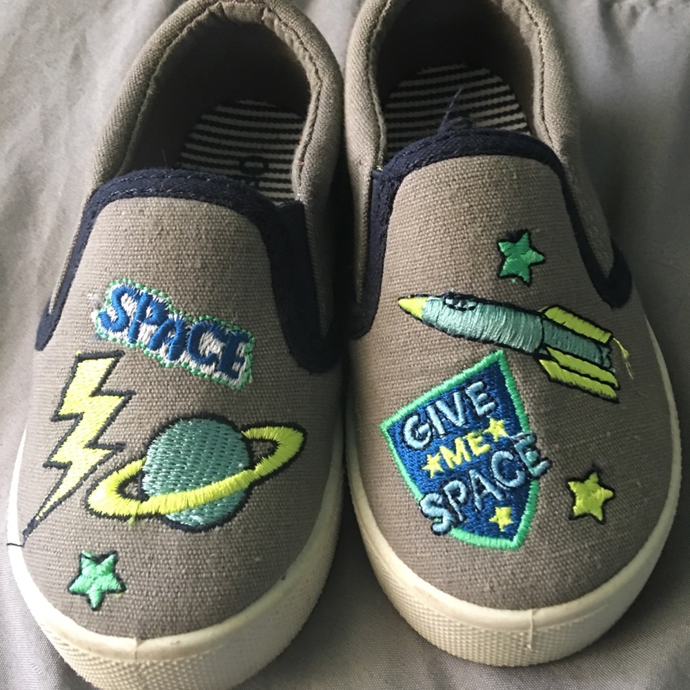 Oshkosh boys shoes